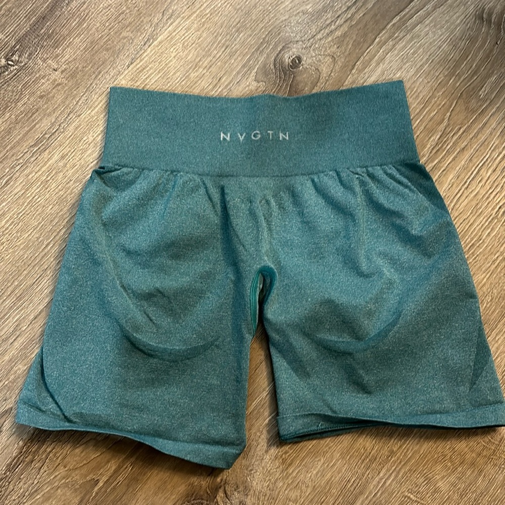 NVGTN Contour Seamless Shorts Size Medium